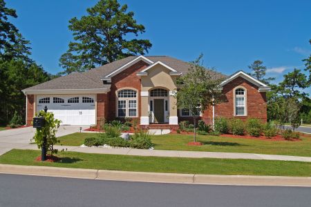 Summerville Curb Appeal Begins With Expert Driveway Washing